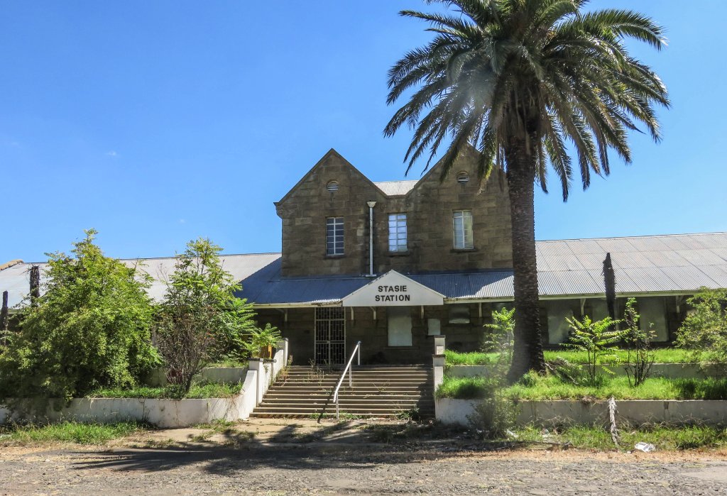 Prinsloo railway station 01